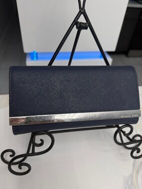 Michael Kors Blue wallet snap wallet EUC